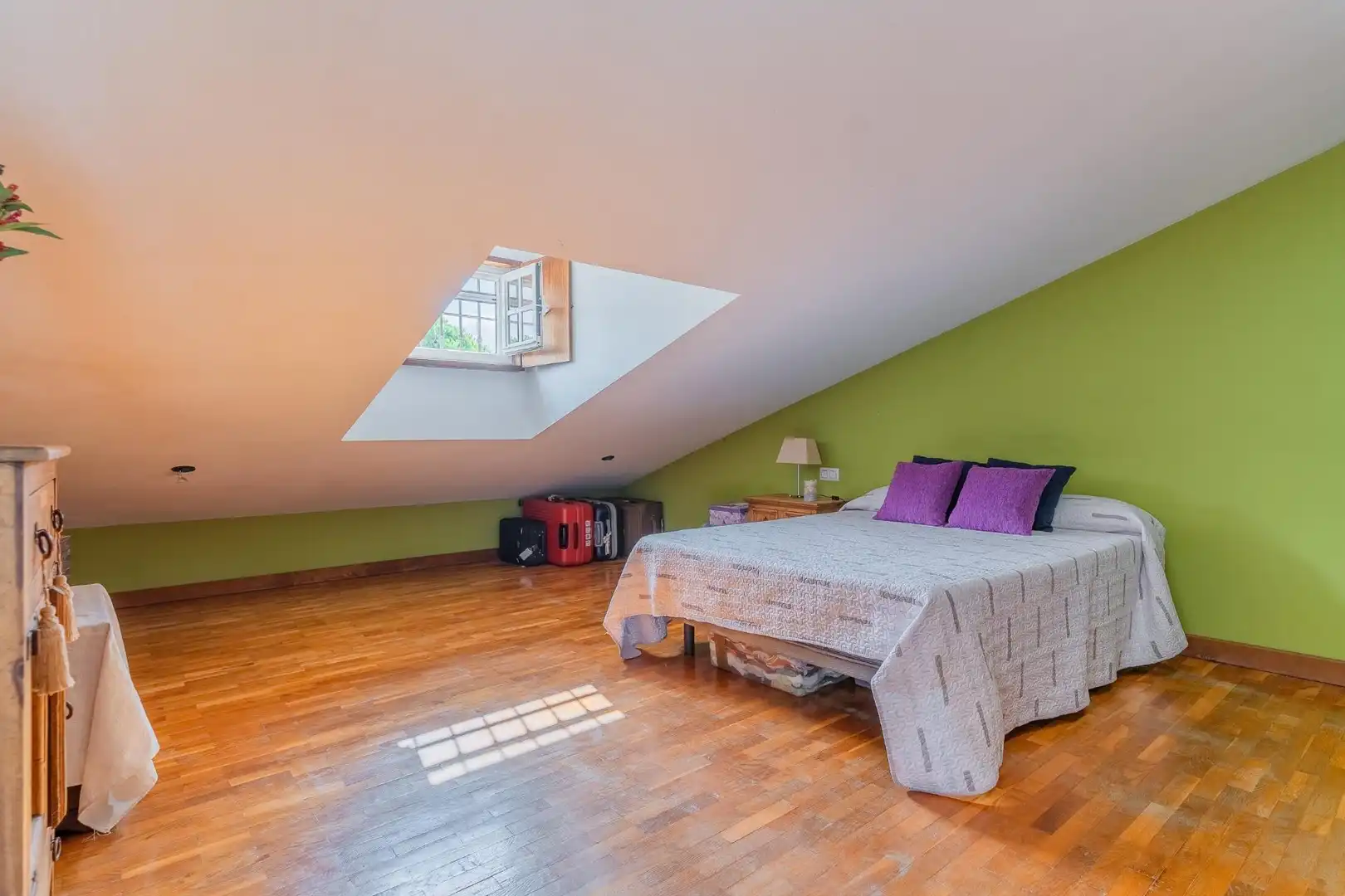 Habitación de Casa o chalet en venta en Chiclana de la Frontera con Jardín privado, Trastero y Piscina