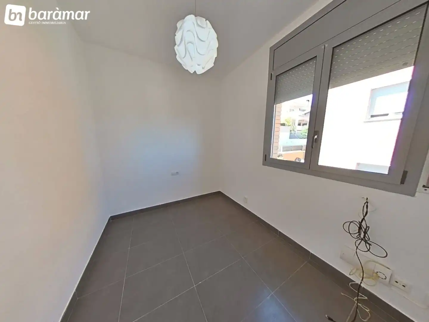 Habitación de Casa adosada en venta en El Vendrell con Aire acondicionado, Calefacción y Jardín privado