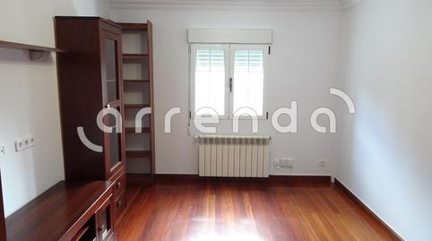 Foto 5 de Piso de alquiler en León Felipe, Puerto Chico, Santander