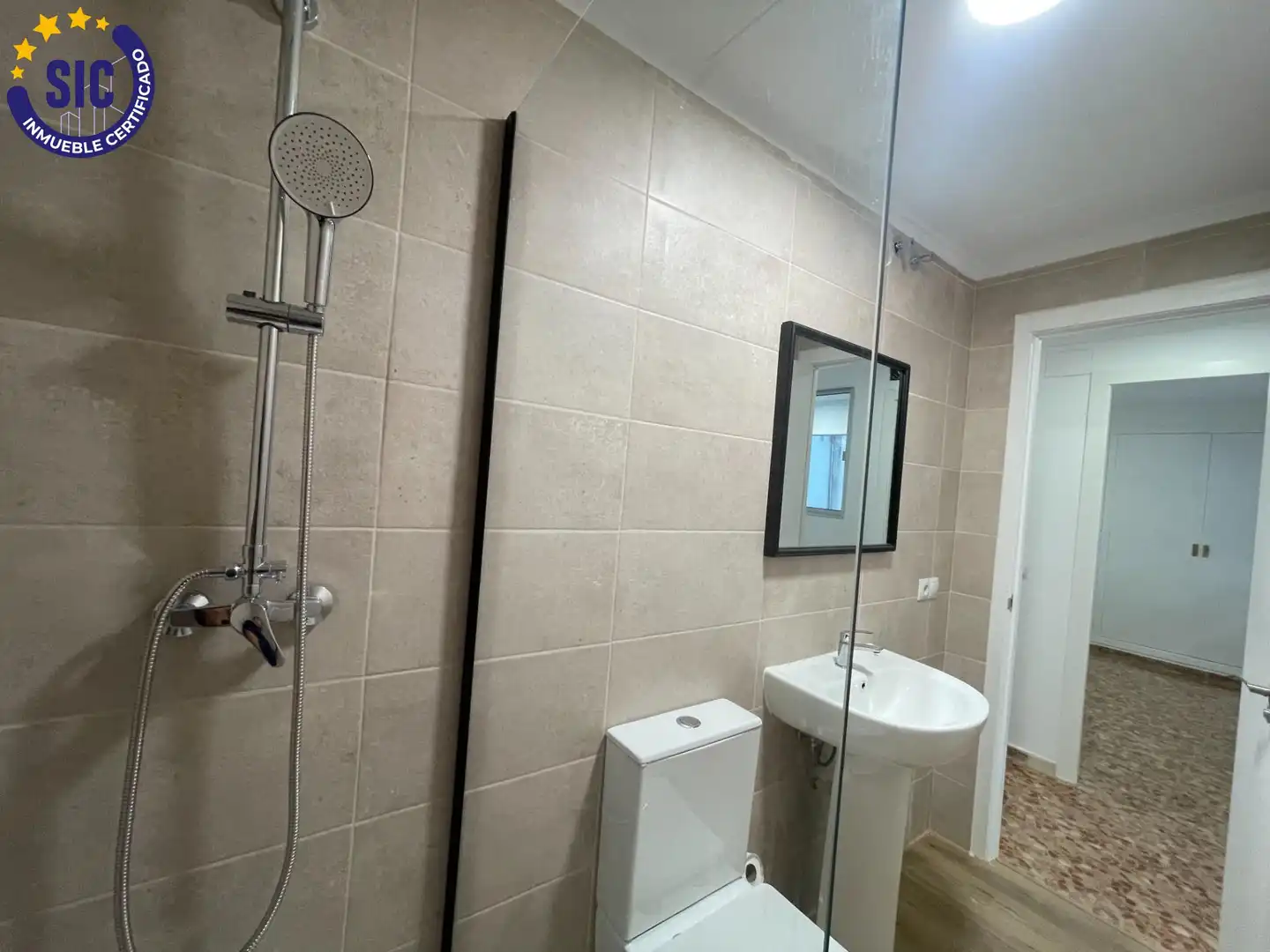 Bany de Pis en venda en Requena, Valencia