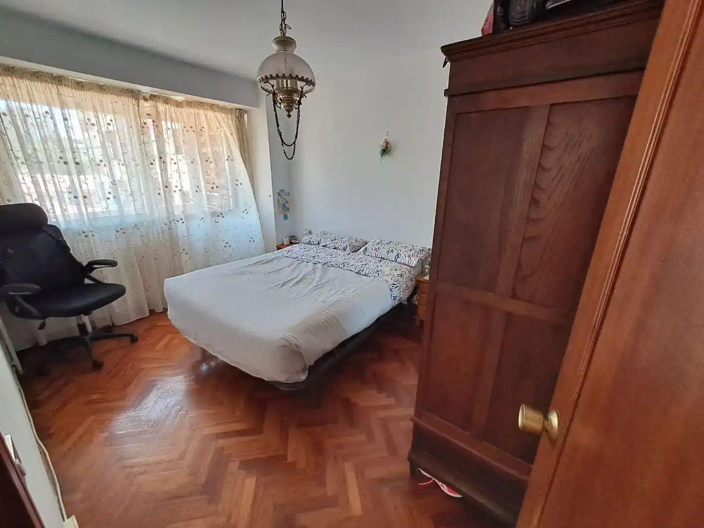 Schlafzimmer von Wohnungen zur Miete in Vigo  mit Balkon