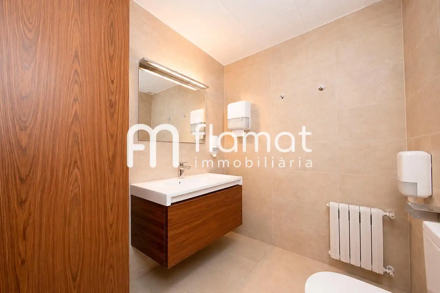 Badezimmer von Wohnung zum Verkauf in Barcelona mit Klimaanlage