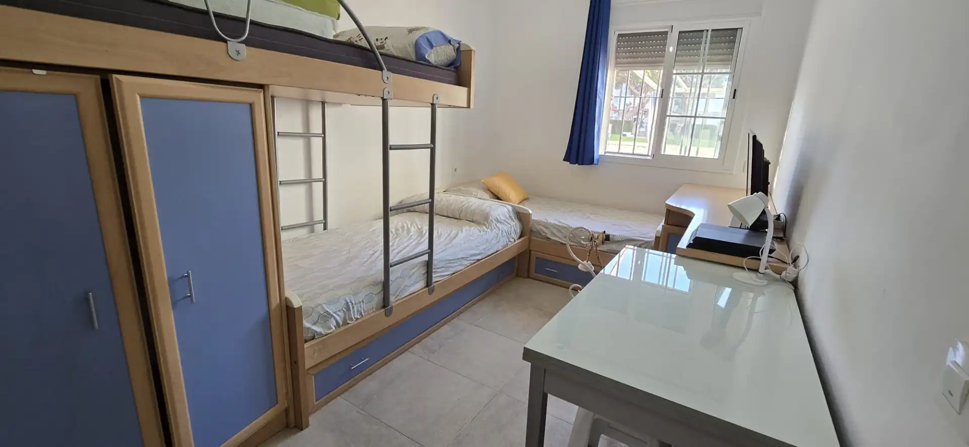 Habitación de Apartamento en venta en El Portil con Aire acondicionado, Piscina y Amueblado