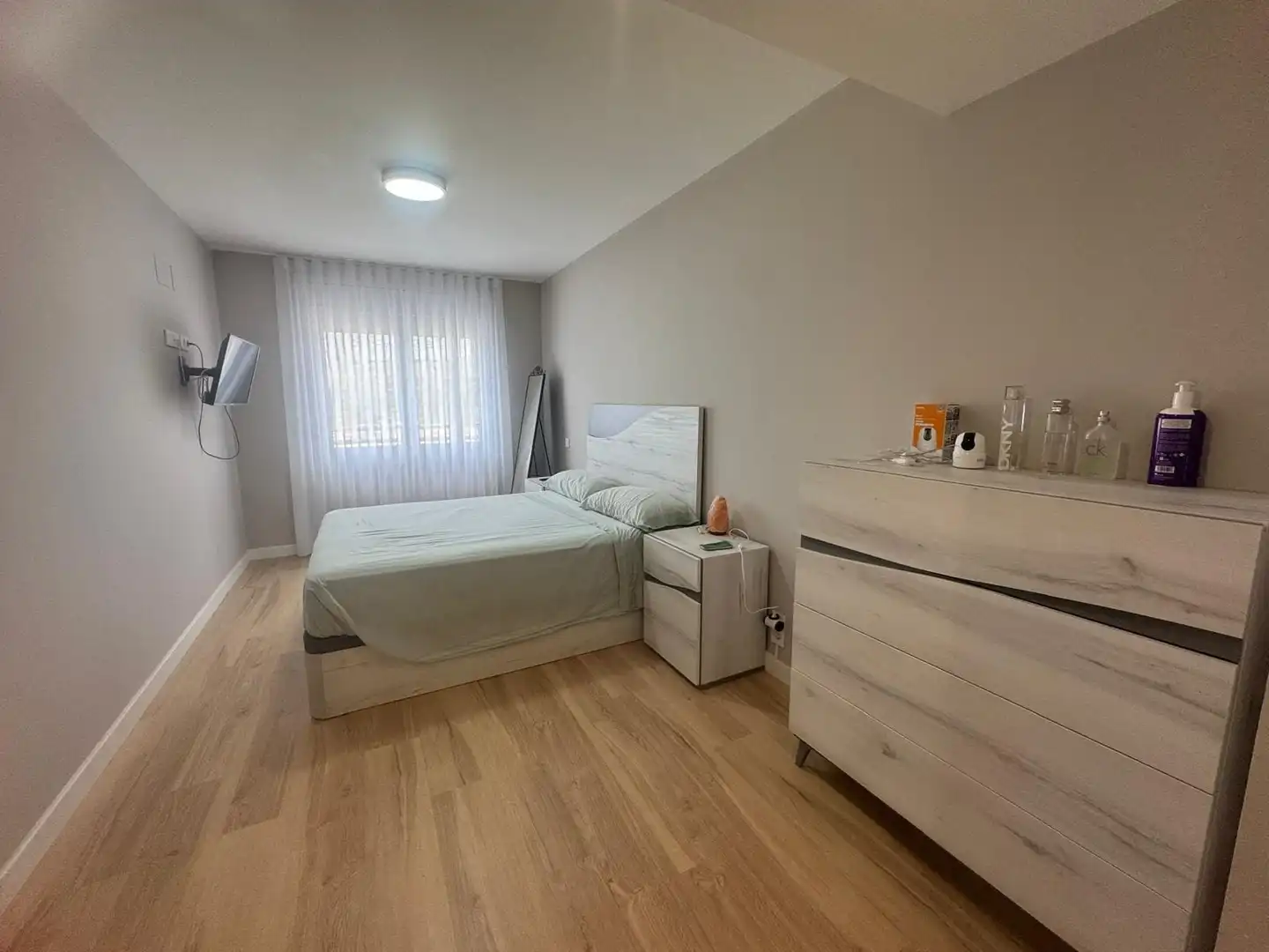 Bedroom of Flat for sale in Quart de Poblet  with Air Conditioner, Oven and Balcony
