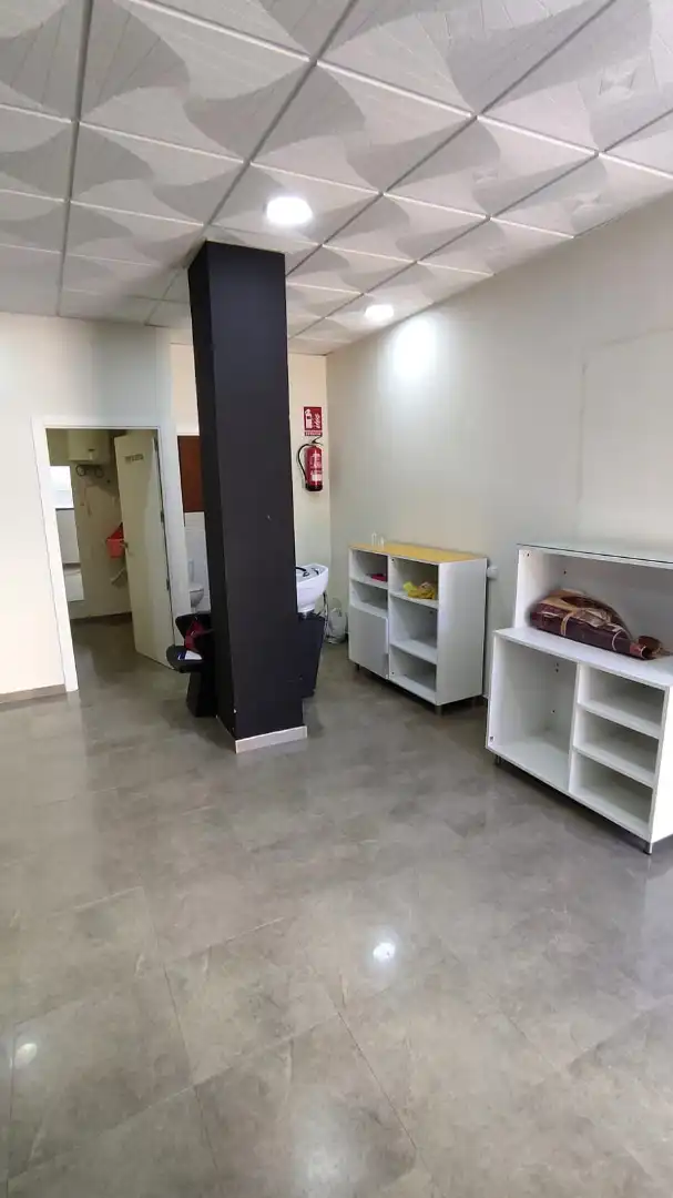 Local de alquiler en Mérida con Amueblado
