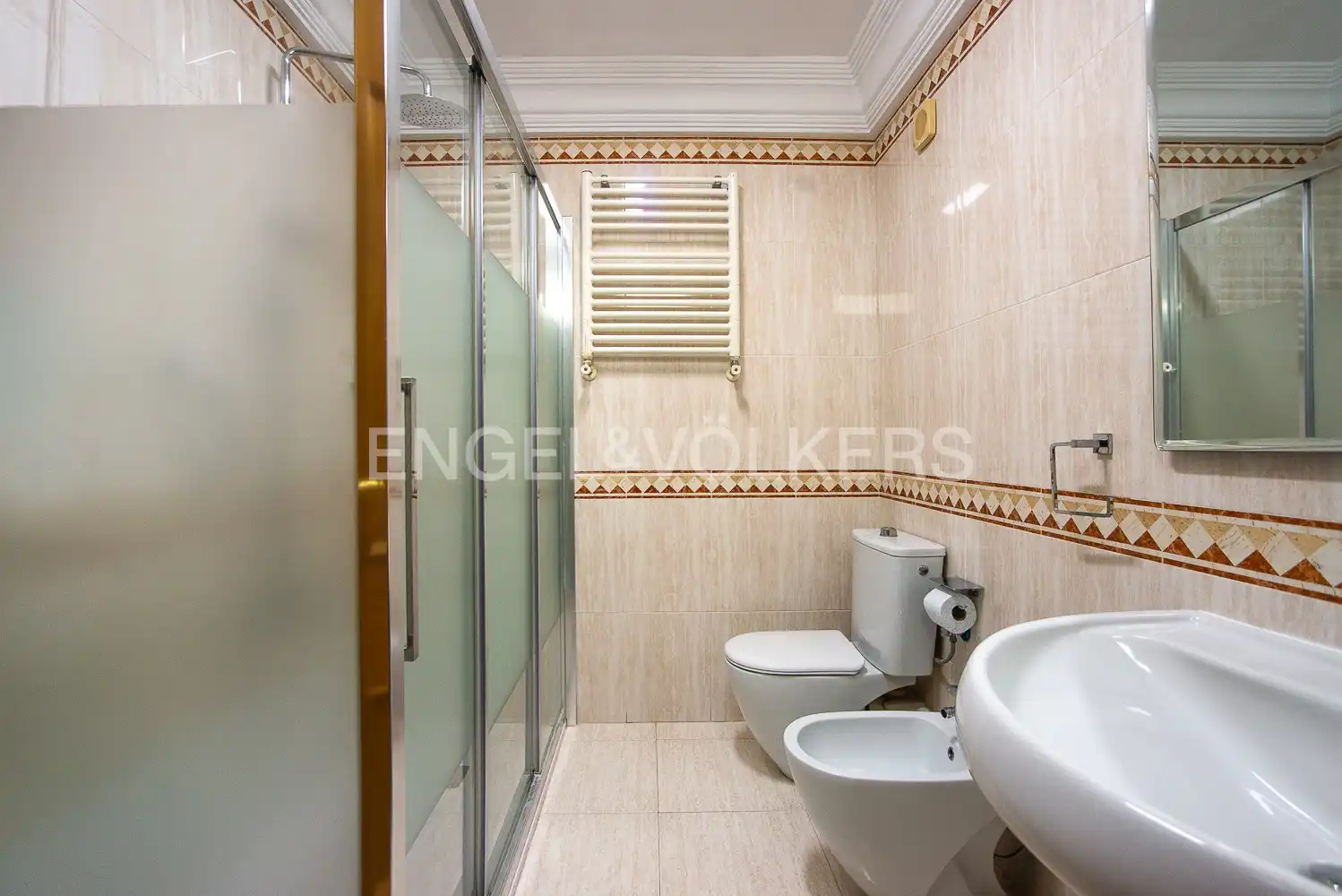 Badezimmer von Dachboden zur Miete in Castellón de la Plana / Castelló de la Plana mit Klimaanlage, Heizung und Terrasse
