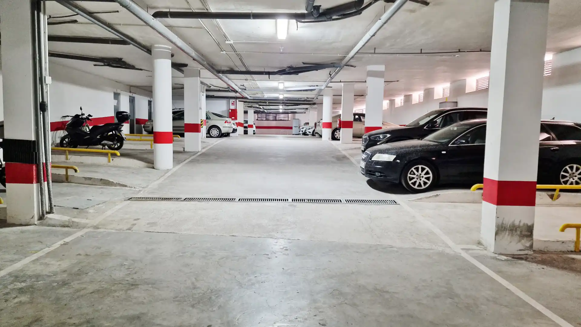 Aparcament de Apartament en venda en Vélez de Benaudalla amb Moblat, Forn i Rentadora