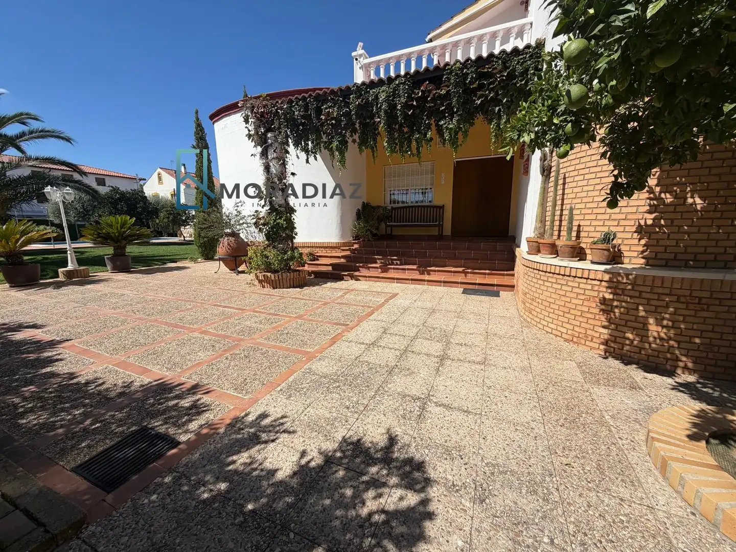 Exterior view of Detached homes for sale in Villanueva de la Serena  with Air Conditioner, Heating and Private garden
