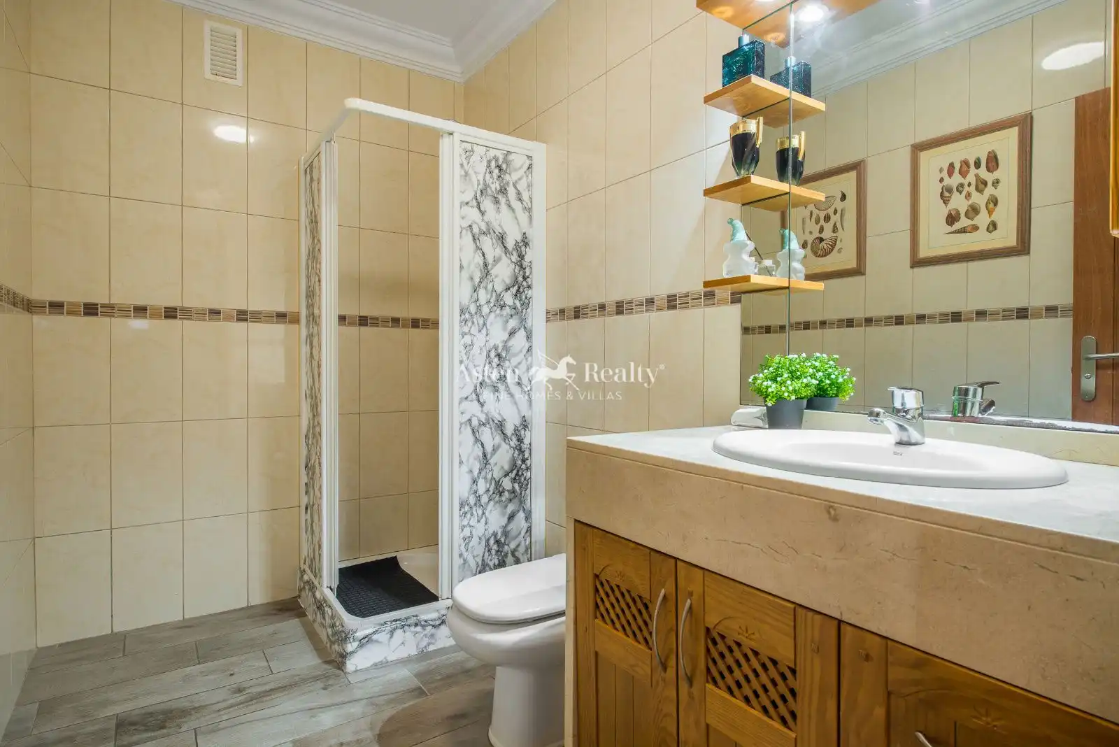Baño de Apartamento en venta en Guía de Isora con Aire acondicionado, Terraza y Trastero