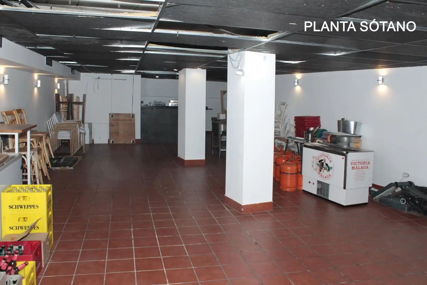 Local de lloguer en Sevilla amb Aire condicionat i Moblat