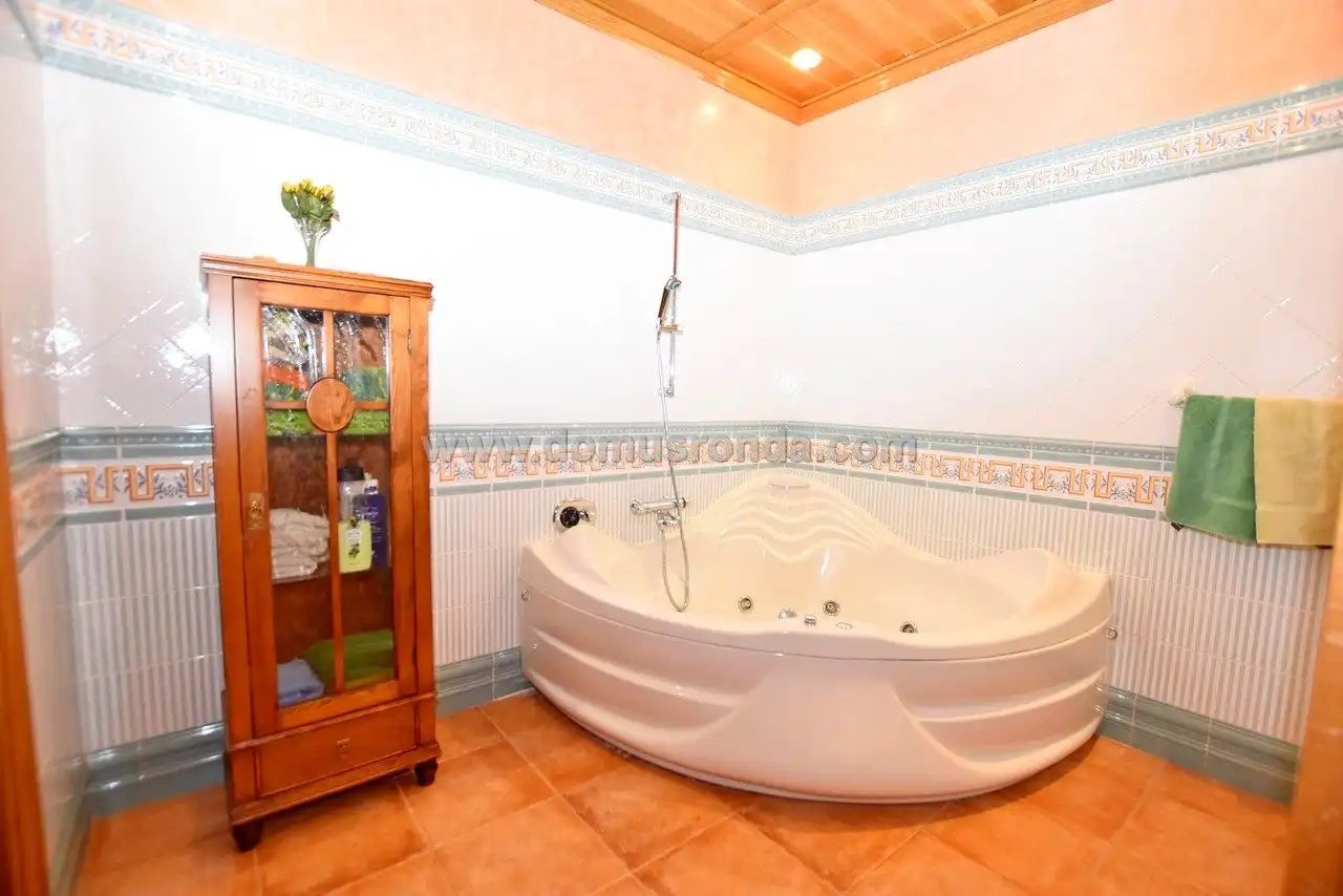 Baño de Casa o chalet en venta en Ronda con Aire acondicionado, Calefacción y Terraza