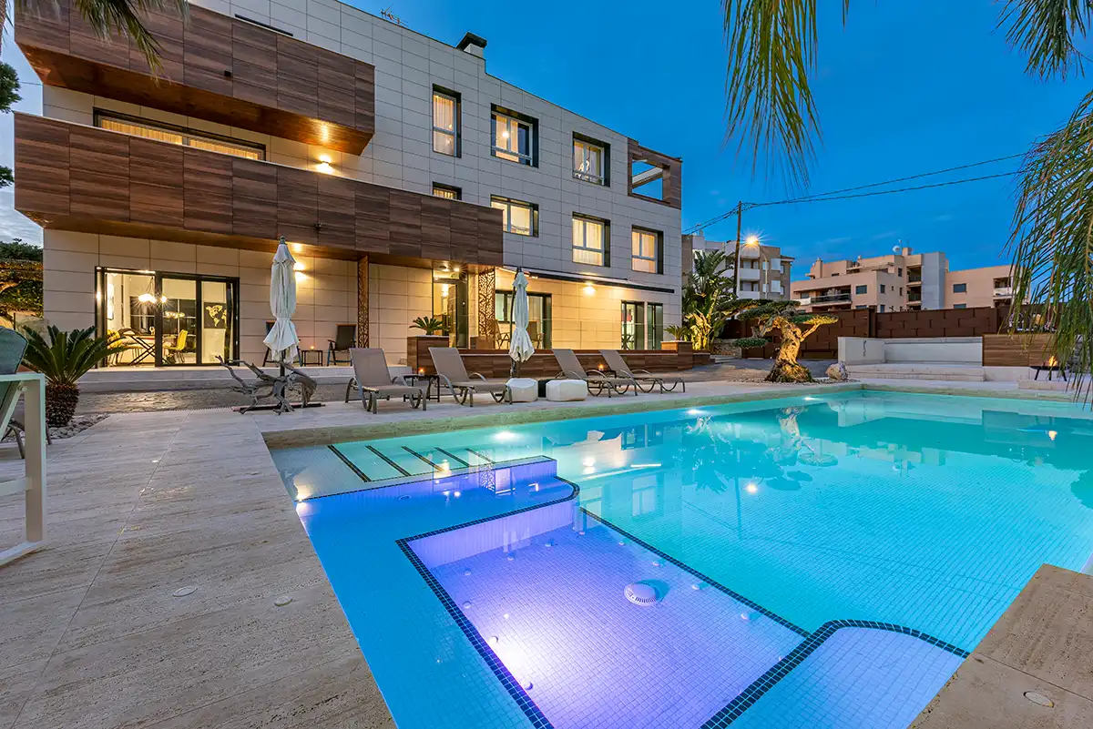 Villa avec piscine à vendre à Avinguda París 15, imagen 6