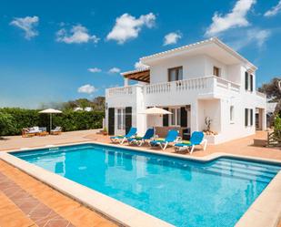 Vista exterior de Casa o xalet en venda en Ciutadella de Menorca amb Aire condicionat, Jardí privat i Piscina