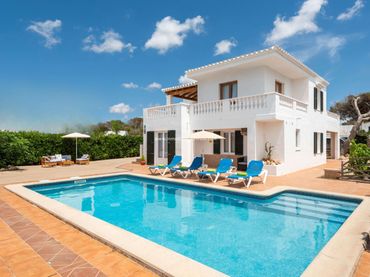 Villa mit Pool zum Verkauf in Cala Blanca