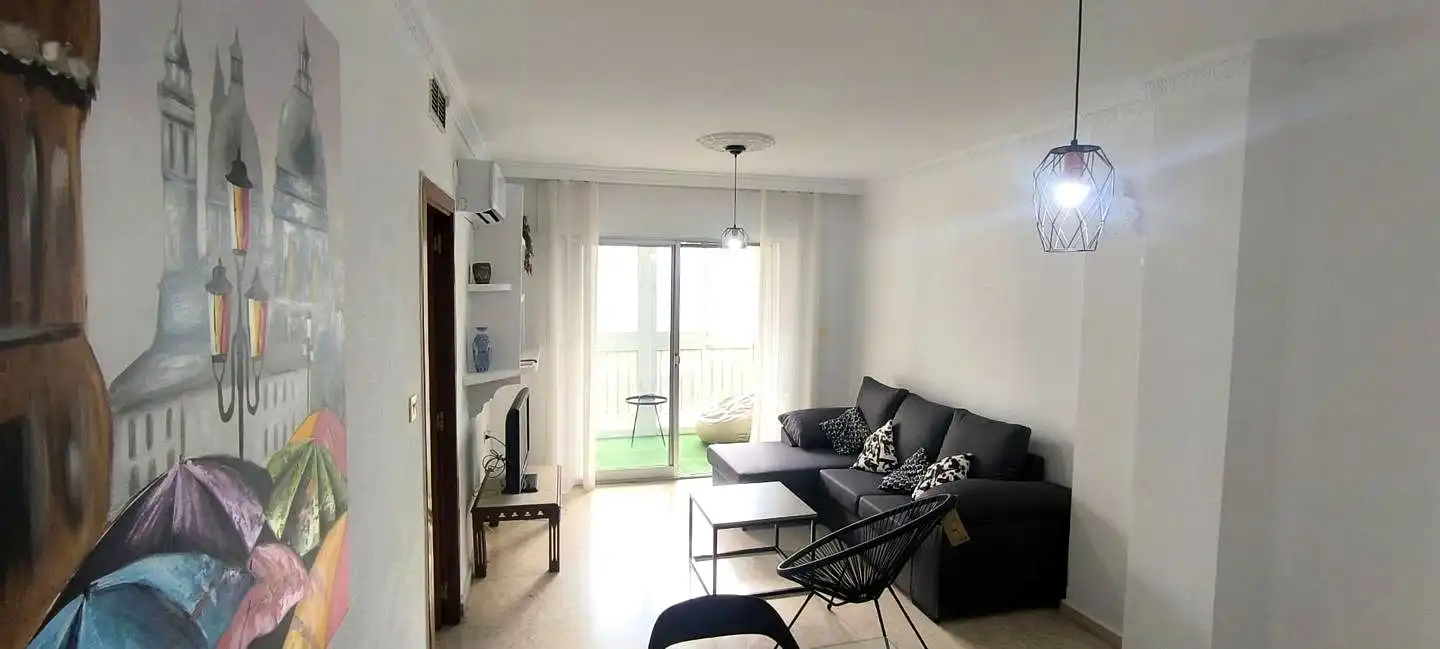 Sala d'estar de Pis de lloguer en Granada amb Aire condicionat
