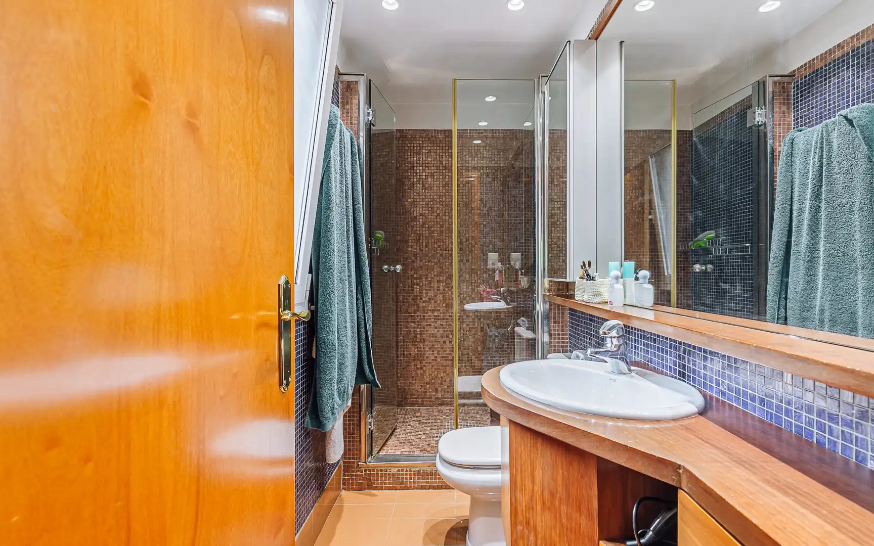Bathroom of Duplexes for sale in Barcelona  with Heating, Furnished and Balcony
