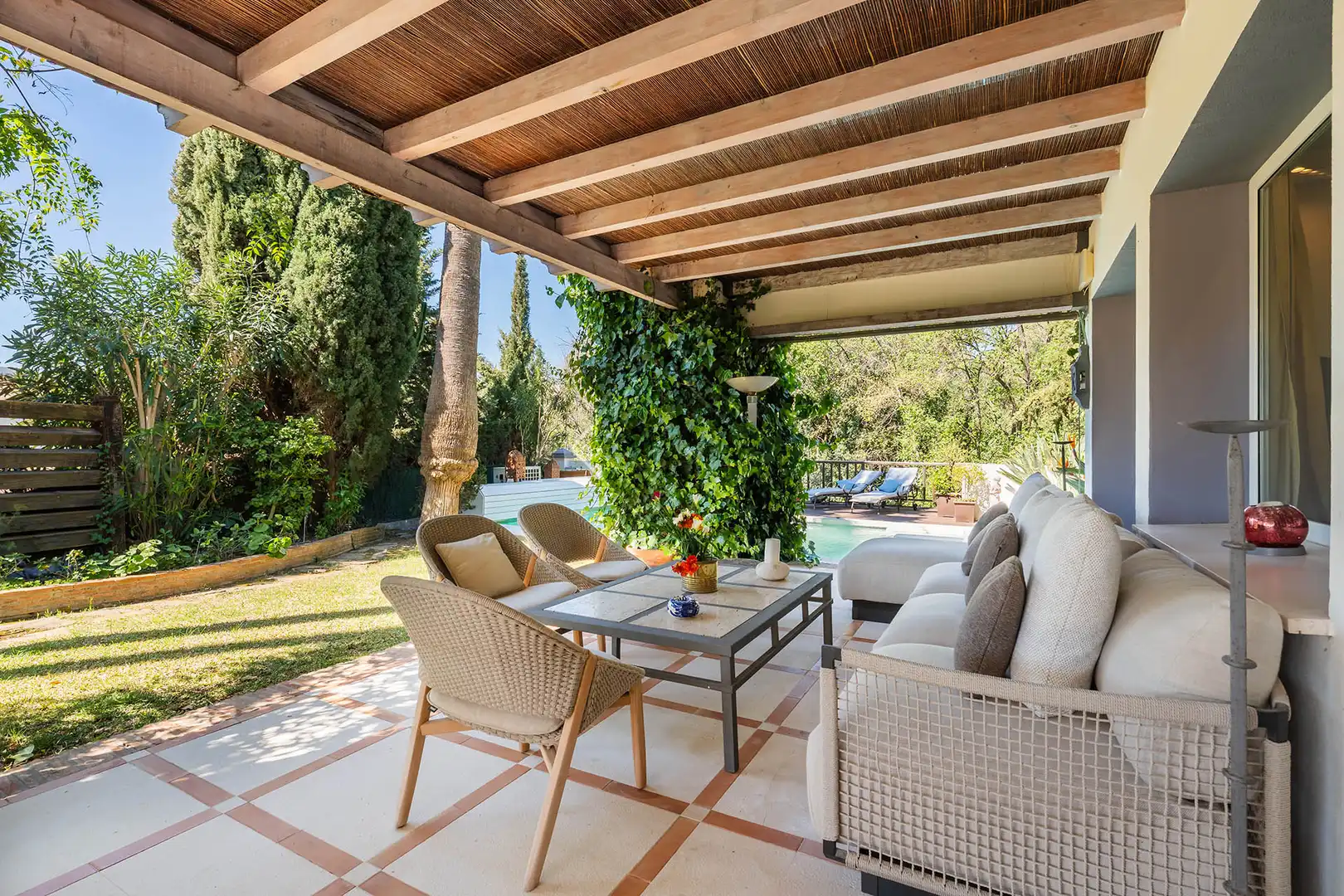 Chalet con piscina en venta en Milla de Oro, imagen 2
