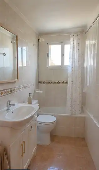 Bathroom of Flat for sale in Serra, Valencia