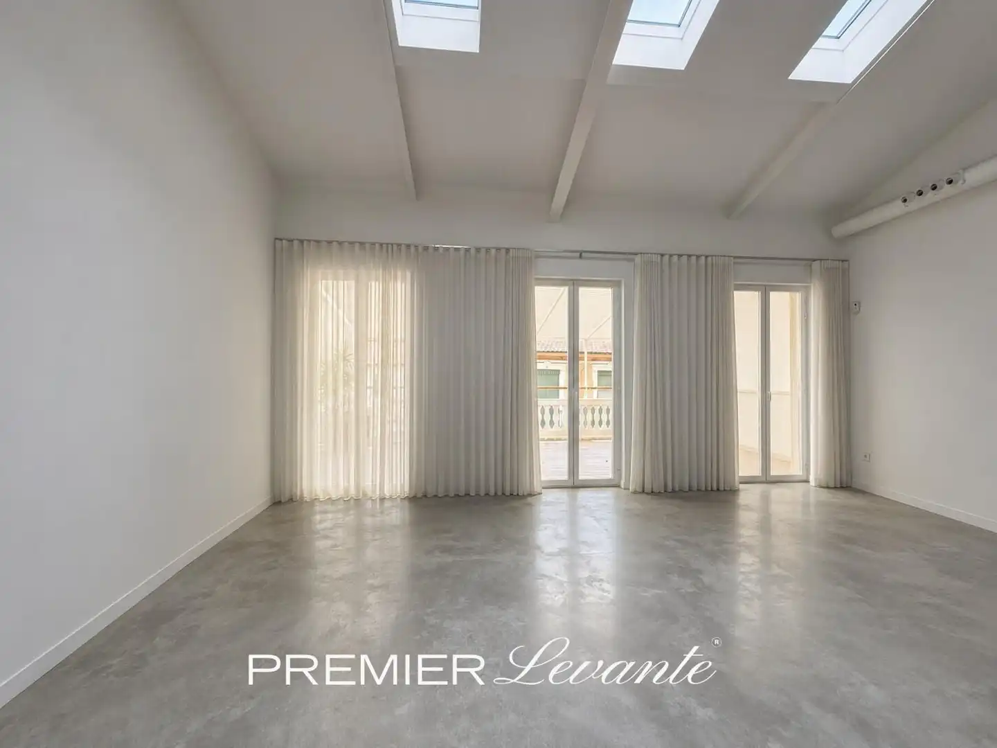 Sala d'estar de Àtic de lloguer en Alicante / Alacant amb Aire condicionat, Calefacció i Terrassa