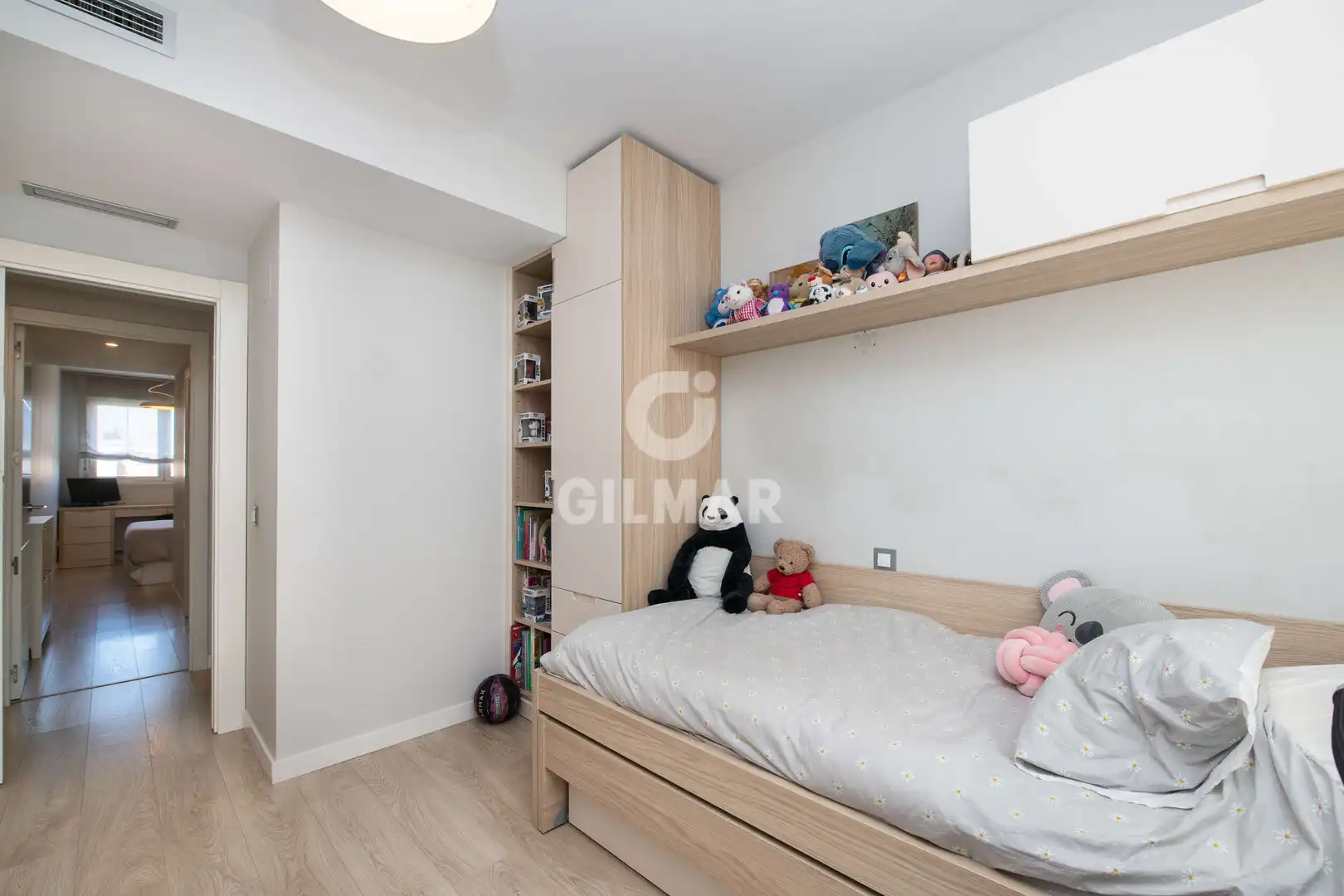 Bedroom of Flat for sale in Madrid  with Heating, Private garden and Storage room
