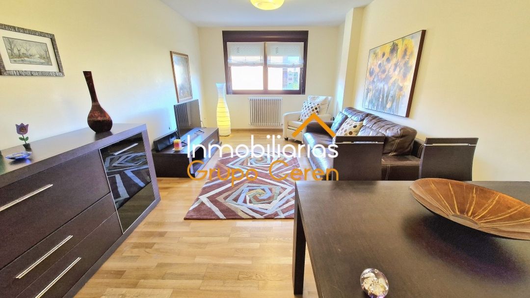 Sala d'estar de Pis en venda en Santo Domingo de la Calzada amb Calefacció, Terrassa i Traster