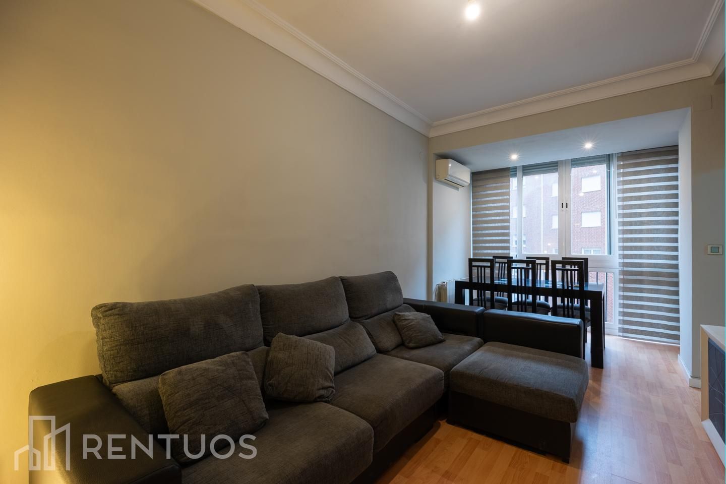 Living room of Flat to rent in  Madrid Capital  with Air Conditioner, Heating and Furnished
