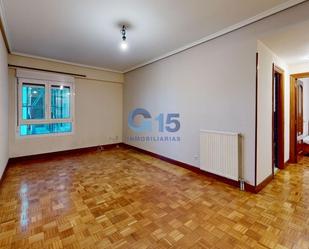 Dormitori de Apartament en venda en Donostia - San Sebastián  amb Calefacció