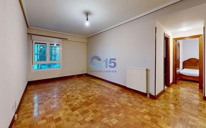 Dormitori de Apartament en venda en Donostia - San Sebastián  amb Calefacció