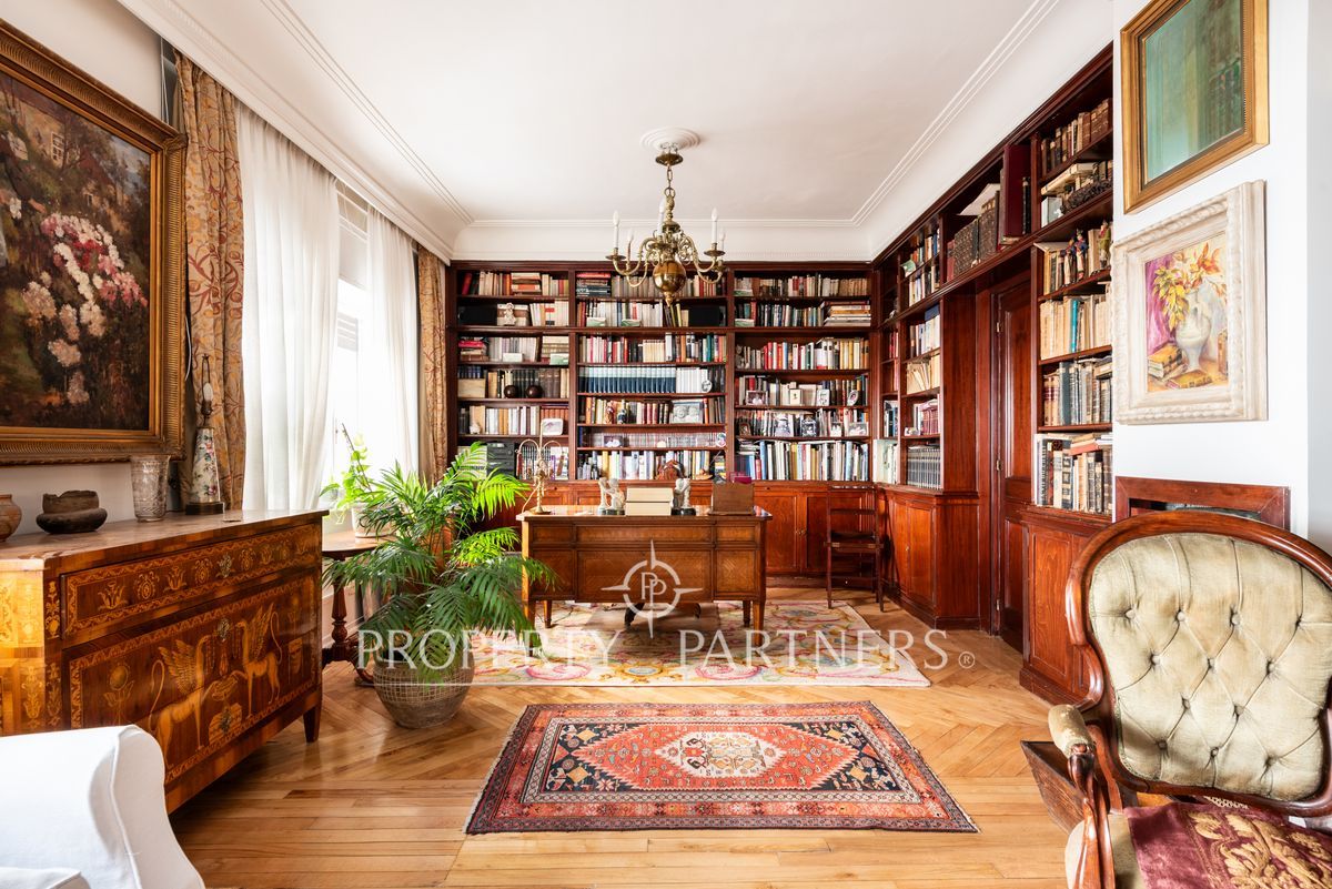 Sala d'estar de Apartament en venda en  Madrid Capital amb Calefacció