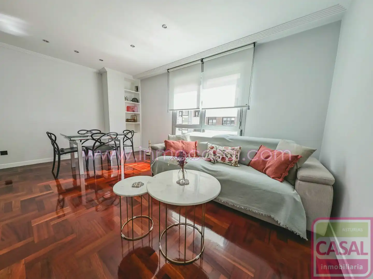 Sala de estar de Piso en venta en Oviedo  con Calefacción, Terraza y Trastero