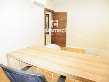Oficina amb ascensor de lloguer a Centre