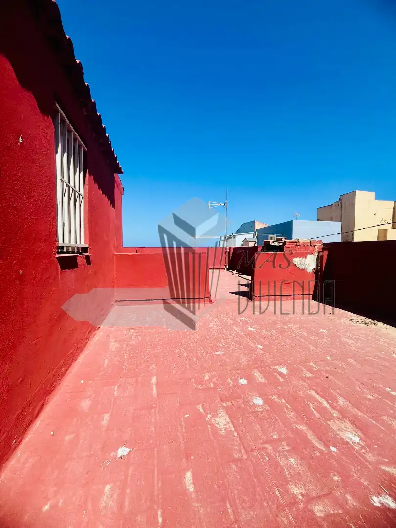 Exterior view of Detached homes for sale in La Línea de la Concepción  with Furnished