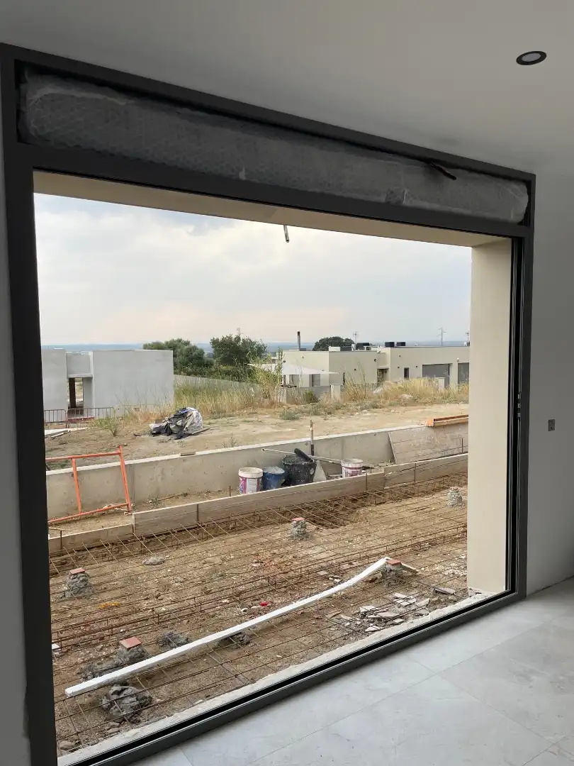 Casa aparellada amb piscina en venda a Carrer França 10, imagen 4