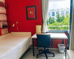 Dormitori de Apartament per a compartir en  Barcelona Capital amb Calefacció, Moblat i Forn