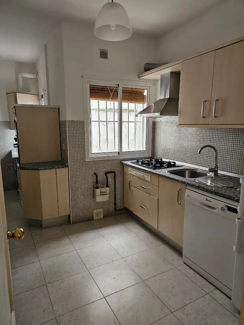 Kitchen of Flat for sale in Sevilla  with Air Conditioner, Heating and Storage room