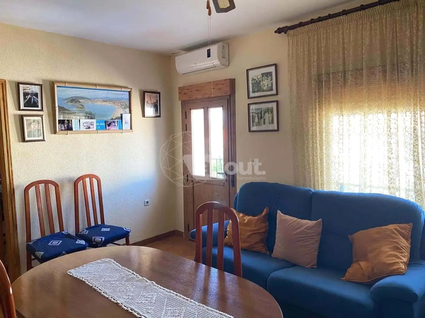 Living room of Houses for sale in Valencia de Alcántara  with Air Conditioner, Terrace and Storage room