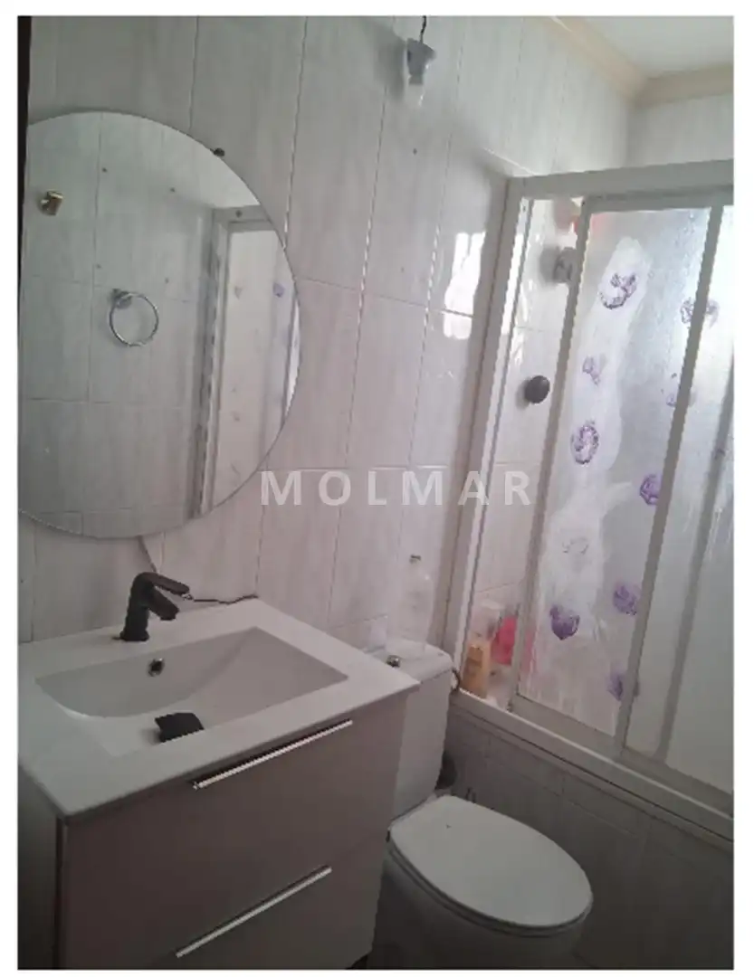 Bathroom of Flat for sale in Almansa  with Furnished