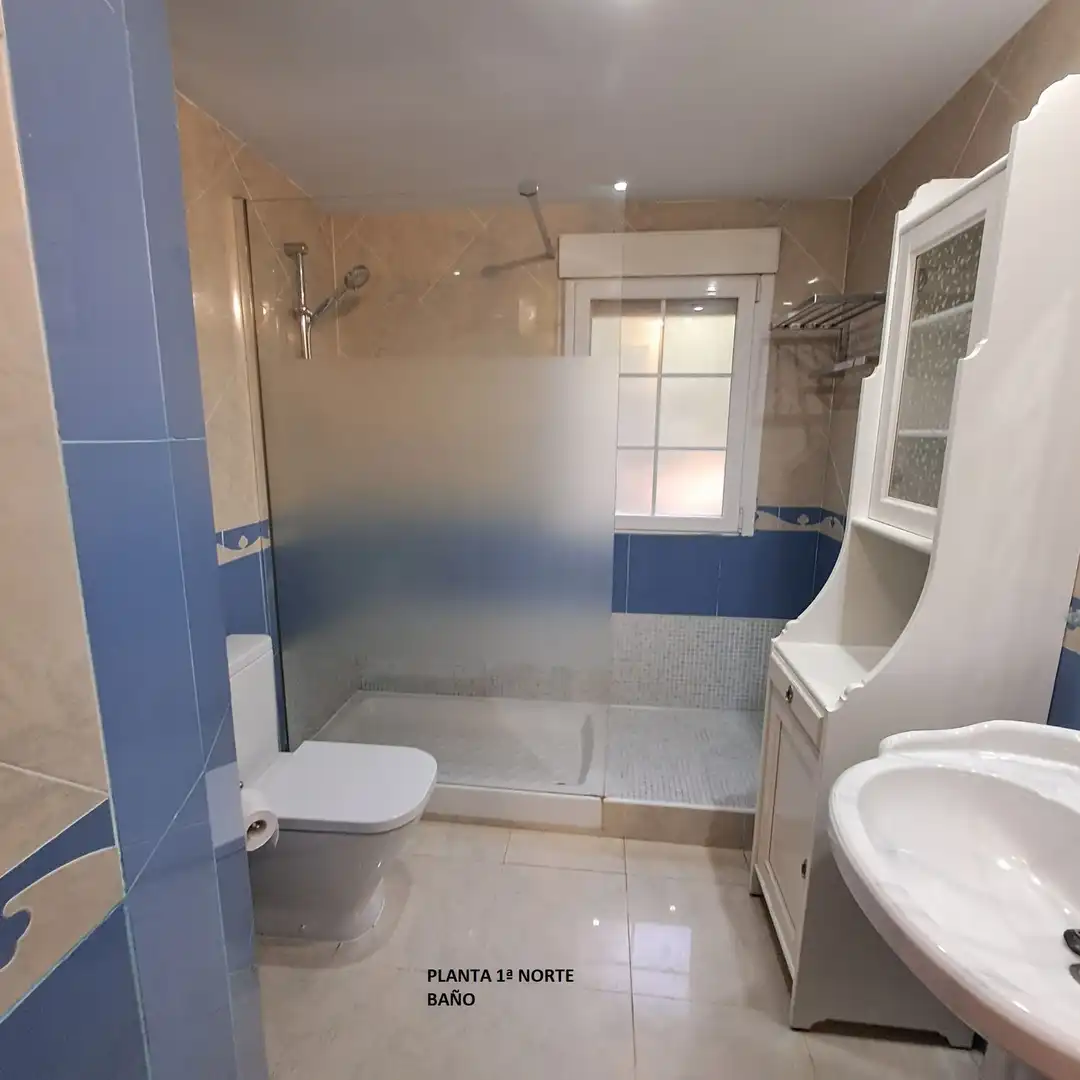 Bathroom of Houses for sale in Valdemorillo