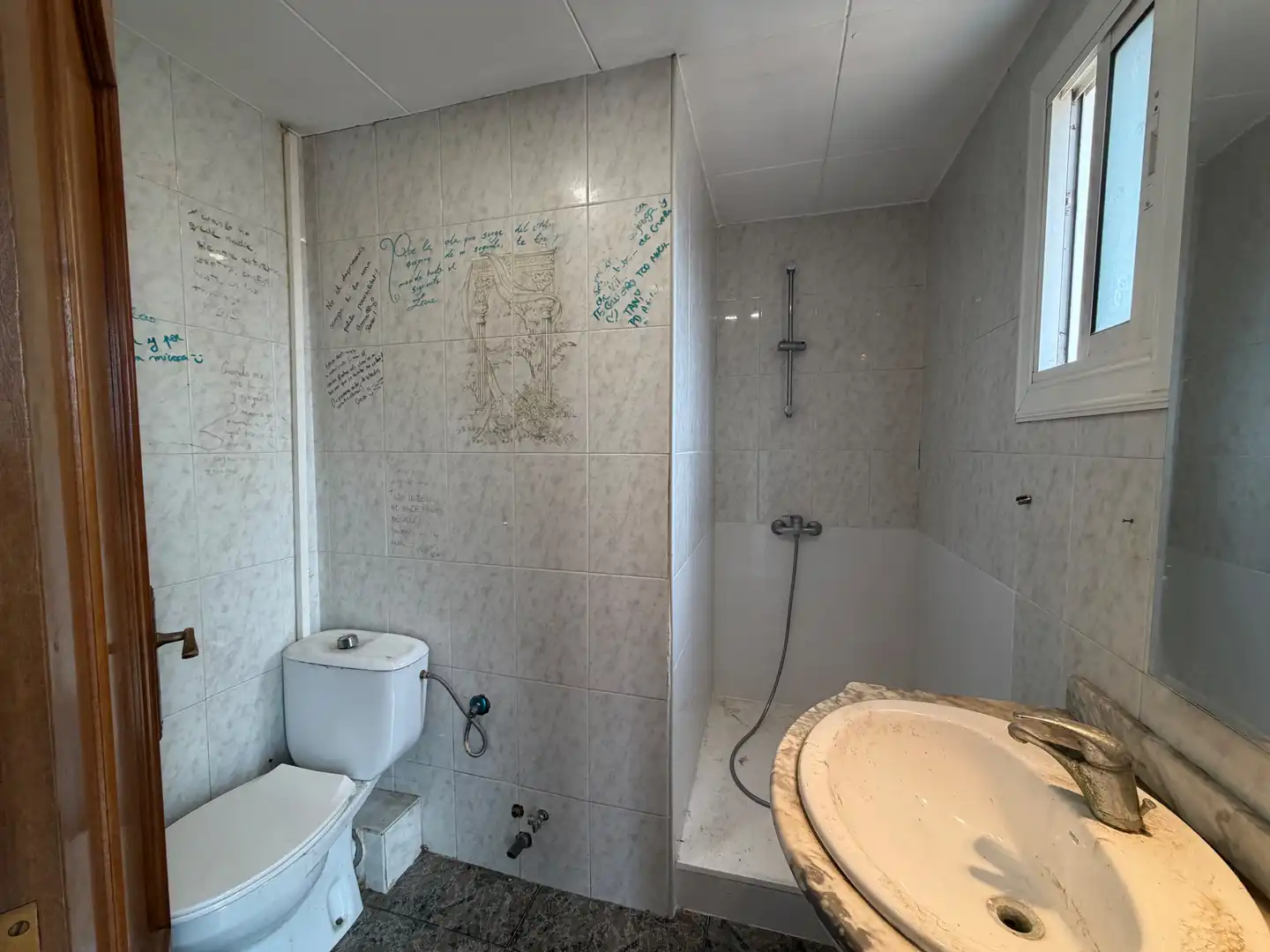 Baño de Ático en venta en Cornellà de Llobregat con Terraza