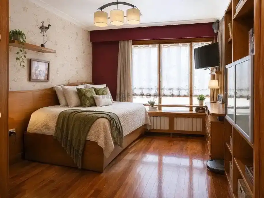 Bedroom of Flat for sale in Irun 