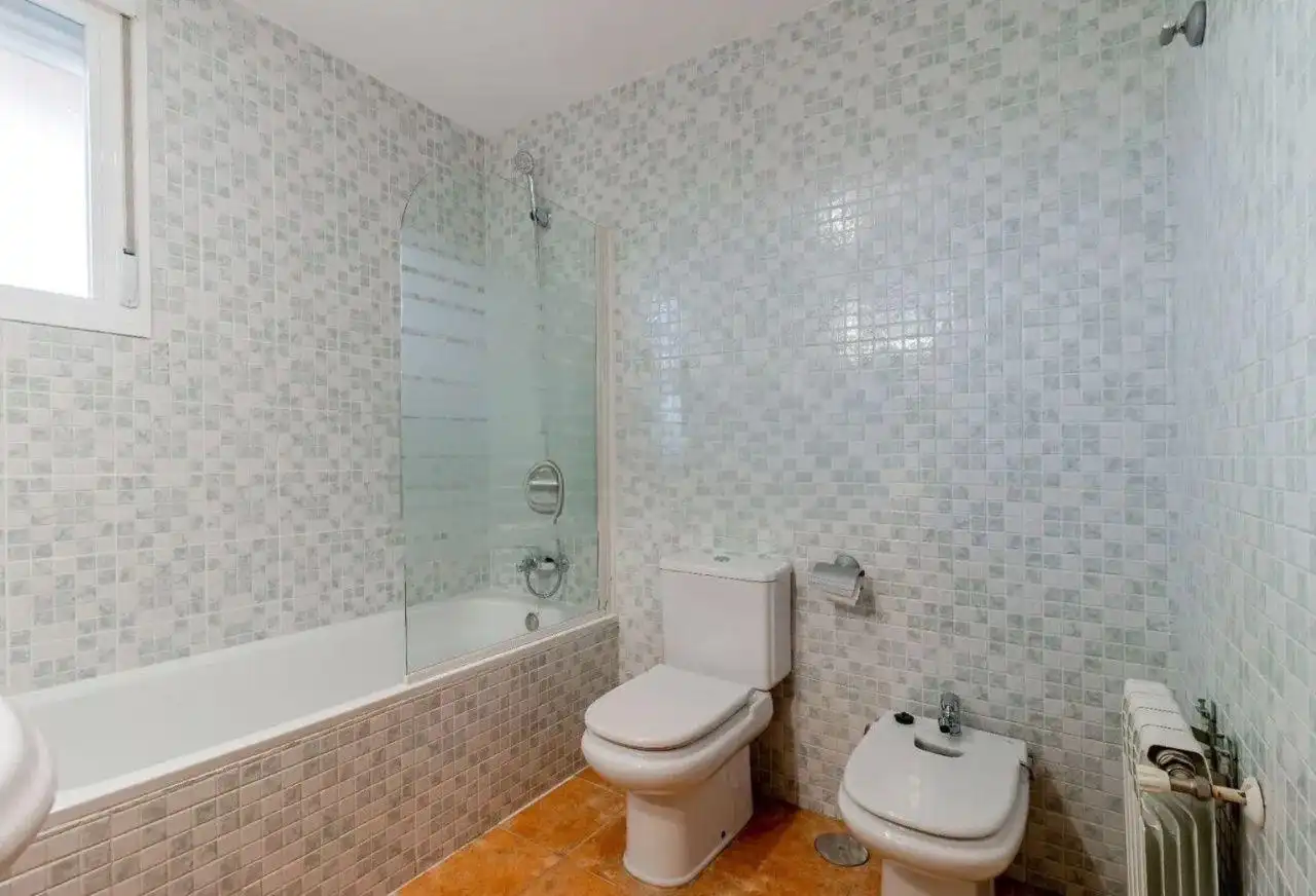 Baño de Casa o chalet en venta en Robledo de Chavela con Aire acondicionado, Calefacción y Jardín privado