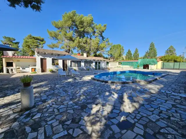 Jardí de Casa o xalet en venda en Cuéllar amb Calefacció, Jardí privat i Traster