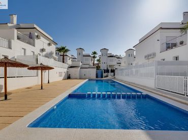Villa avec balcon à vendre à San Fulgencio
