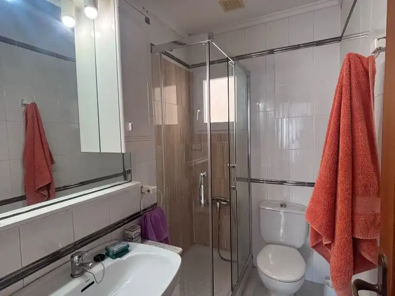Baño de Piso en venta en Torrevieja con Terraza y Balcón