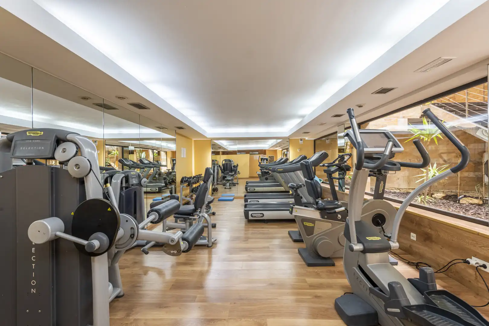 Apartamento en venta en Marbella con Terraza, Piscina y Amueblado