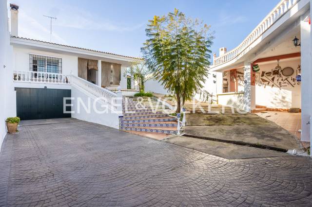 Casa-chalet en Venta en Albaida del Aljarafe