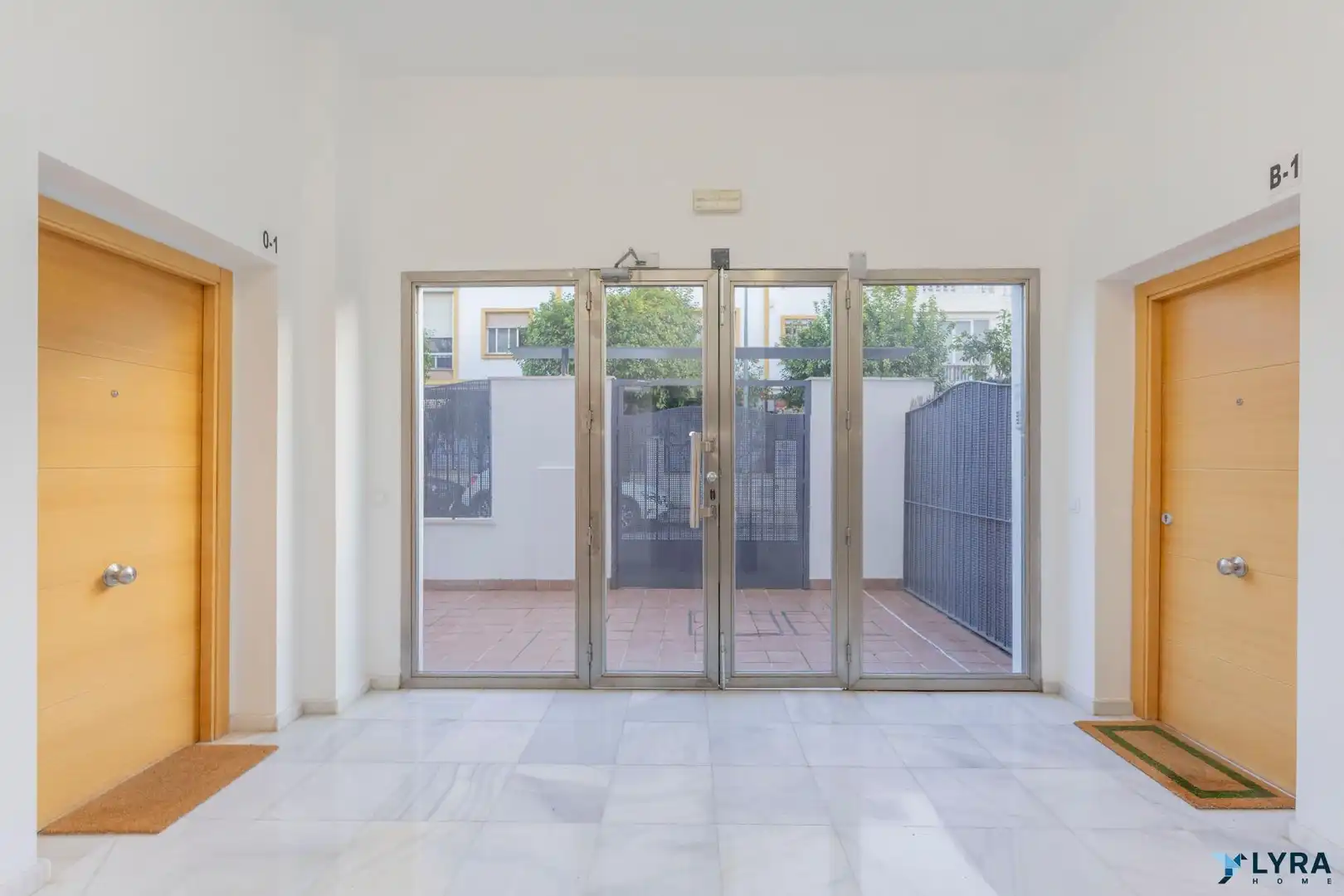 Flat for sale in Sevilla  with Air Conditioner, Heating and Furnished