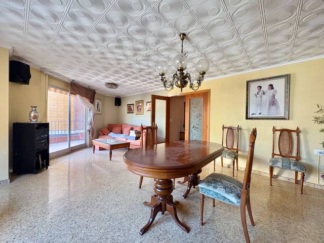 Piso en Venta en Calle Balmes en Albuixarres