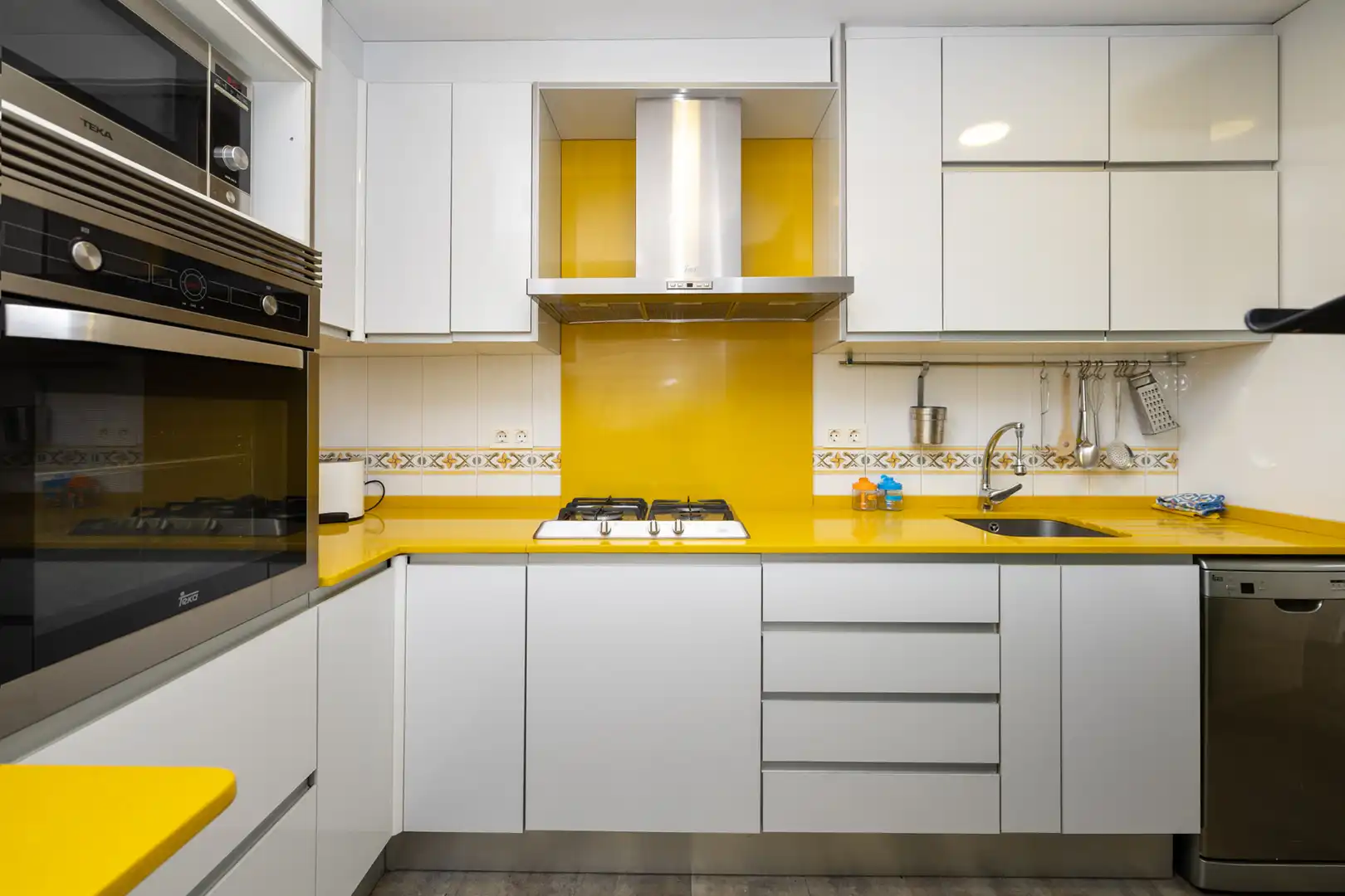 Kitchen of Flat for rent in Granada  with Air Conditioner, Heating and Terrace