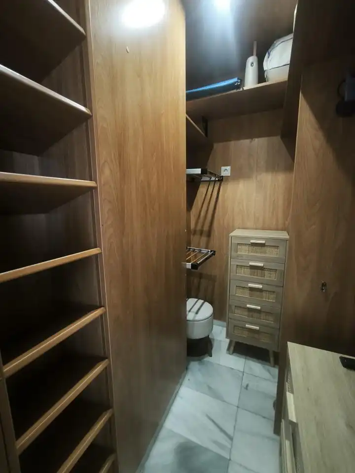 Badezimmer von Wohnung zur Miete in Benalmádena mit Klimaanlage und Möbliert